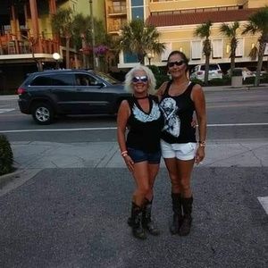 Meet your Posher, Lindy